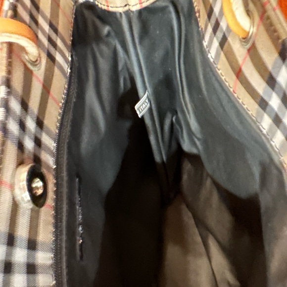 Burberry blue label purse with nova check accents - Picture 2 of 7